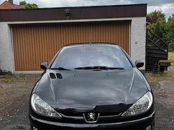 Schwarz Gebraucht 2004 Peugeot 206 CC Cabrio | 1.999 € (Etwas zu teuer)