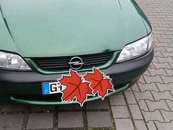Grün Gebraucht 1996 Opel Vectra Limousine | 1.100 €