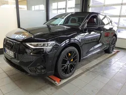 Brillantschwarz Gebraucht 2022 Audi e-tron S-Line SUV | 38.650 € (Guter Preis)