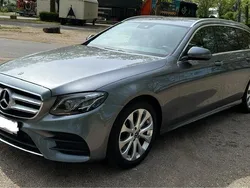 Grau Gebraucht 2020 Mercedes E220 Kombi | 31.678 € (Guter Preis)