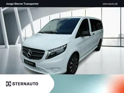 Weiß Gebraucht 2023 Mercedes Vito Van / Kleinbus | 61.761 €