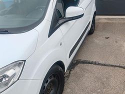 Weiß Gebraucht 2014 Ford Transit Van / Kleinbus | 6.400 € (Fairer Preis)