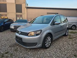 Grau Gebraucht 2011 VW Touran Van / Kleinbus | 3.999 € (Superpreis)