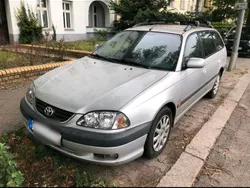 Silber Gebraucht 2002 Toyota Avensis Kombi | 1.400 € (Guter Preis)