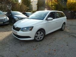 Weiß Gebraucht 2015 Skoda Fabia Ambition Kleinwagen | 8.999 € (Fairer Preis)