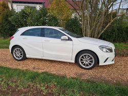 Weiß Gebraucht 2017 Mercedes A200 Kleinwagen | 15.000 € (Fairer Preis)