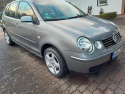 Grau Gebraucht 2004 VW Polo Cricket Limousine | 1.790 € (Fairer Preis)