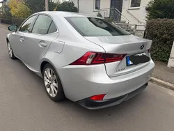Silber Gebraucht 2015 Lexus IS300h Limousine | 16.900 € (Guter Preis)