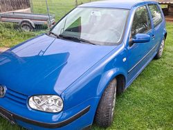 Blau Gebraucht 2002 VW Golf IV Kleinwagen | 600 € (Guter Preis)