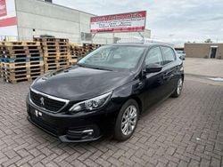 Schwarz Gebraucht 2019 Peugeot 308 Access Limousine | 7.499 € (Fairer Preis)