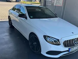 Weiß Gebraucht 2018 Mercedes E220 Limousine | 26.500 € (Guter Preis)