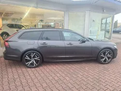 Platinum grey metallic Gebraucht 2022 Volvo V90 R-Design Kombi | 45.900 € (Fairer Preis)