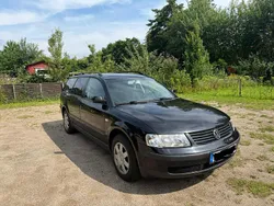 Schwarz Gebraucht 2000 VW Passat Kombi | 2.100 € (Teuer)