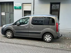 Grau Gebraucht 2008 Peugeot Partner Tepee Tendance Van / Kleinbus | 4.000 € (Teuer)