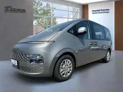 Olivine grey / met Gebraucht 2024 Hyundai Staria Trend Van | 48.990 € (Teuer)