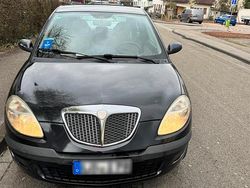 Schwarz Gebraucht 2005 Lancia Ypsilon Kleinwagen | 900 €