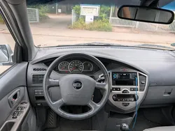 Silber Gebraucht 2005 Kia Carens 2 Van / Kleinbus | 2.200 € (Fairer Preis)