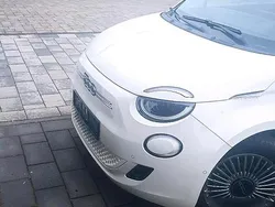 Weiß Neu 2025 Fiat 500e Kleinwagen | 32.500 €