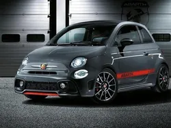 Grau Gebraucht 2017 Abarth 695 Kleinwagen | 15.000 €
