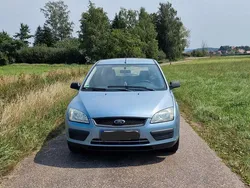 Blau Gebraucht 2005 Ford Focus Ambiente Limousine | 1.150 € (Fairer Preis)