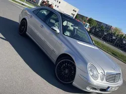 Grau Gebraucht 2004 Mercedes E220 Avantgarde Limousine | 4.499 € (Guter Preis)