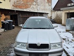 Silber Gebraucht 2002 Skoda Octavia Kombi | 1.000 € (Guter Preis)