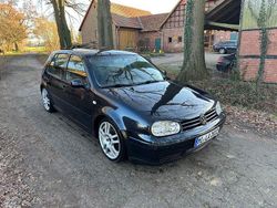 Blau Gebraucht 2001 VW Golf Trendline Limousine | 1.999 € (Fairer Preis)