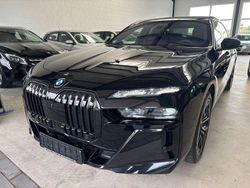 Blau (tansanitblau metallic) Gebraucht 2023 BMW i7 M Sport Limousine | 94.900 €
