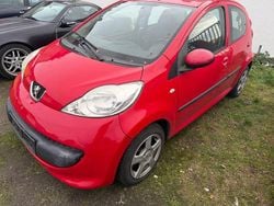 Rot Gebraucht 2006 Peugeot 107 Kleinwagen | 500 € (Guter Preis)