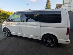 Weiß Gebraucht 2017 VW Multivan Generation Six Van | 34.900 € (Superpreis)