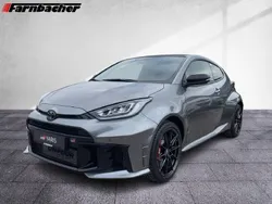 Precious metal Neu 2025 Toyota Yaris Limousine | 55.440 € (Etwas zu teuer)