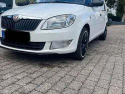 Weiß Gebraucht 2011 Skoda Roomster Kombi | 3.000 €