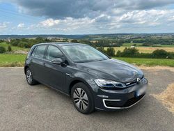 Grau Gebraucht 2020 VW e-Golf Kleinwagen | 15.900 € (Fairer Preis)