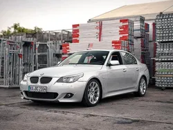 Silber Gebraucht 2006 BMW 525 M Sport Limousine | 9.800 € (Teuer)