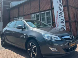 Grau Gebraucht 2012 Opel Astra Design Edition Limousine | 6.999 € (Fairer Preis)
