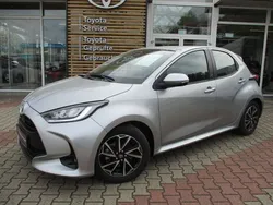 Silber Gebraucht 2023 Toyota Yaris Hybrid Team Limousine | 20.970 € (Fairer Preis)