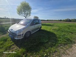 Silber Gebraucht 2006 Peugeot 1007 Premium Kleinwagen | 2.950 € (Teuer)
