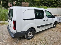 Weiß Gebraucht 2018 Citroën Berlingo Van / Kleinbus | 9.900 € (Superpreis)