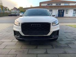 Weiß Gebraucht 2018 Audi Q2 Sport SUV | 17.900 € (Etwas zu teuer)