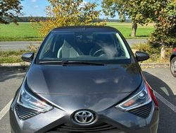 Grau Gebraucht 2021 Toyota Aygo Team Kleinwagen | 12.900 € (Etwas zu teuer)