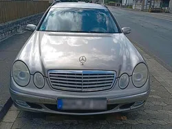 Grau Gebraucht 2004 Mercedes E220 Kombi | 3.200 € (Fairer Preis)