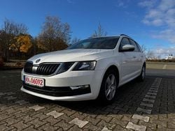 Weiß Gebraucht 2020 Skoda Octavia Tour Kombi | 12.550 € (Superpreis)