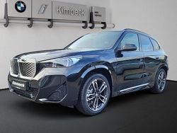 Saphirschwarz metallic Neu 2025 BMW iX1 M Sport SUV | 49.880 €