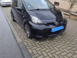 Schwarz Gebraucht 2012 Toyota Aygo Edition Kleinwagen | 4.500 € (Fairer Preis)