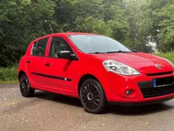 Rot Gebraucht 2009 Renault Clio II Expression Kleinwagen | 3.200 € (Fairer Preis)