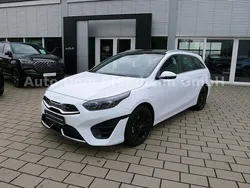 Weiß Gebraucht 2023 Kia Ceed Sportswagon Spirit Kombi | 27.580 € (Fairer Preis)