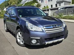 Grün Gebraucht 2012 Subaru Outback SUV | 11.200 € (Teuer)