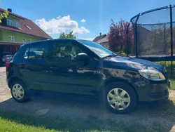 Schwarz Gebraucht 2010 Skoda Fabia Cool Edition Kleinwagen | 2.900 € (Fairer Preis)