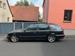 Schwarz Gebraucht 1997 BMW 528 Kombi | 3.900 € (Fairer Preis)