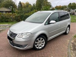 Silber Gebraucht 2007 VW Touran Van / Kleinbus | 3.000 €